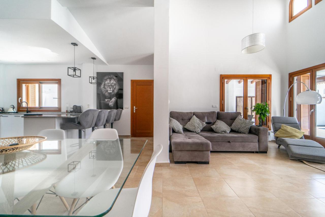 Three Bedroom Luxury Villa El Valle Golf Resort Banos y Mendigo Екстериор снимка