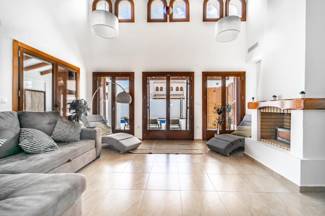 Three Bedroom Luxury Villa El Valle Golf Resort Banos y Mendigo Екстериор снимка
